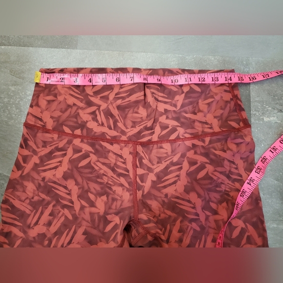 Lululemon Wunder Under High-Rise Crop Tight. 24". Luxtreme. Orange-red. Size 12. - Picture 5 of 12